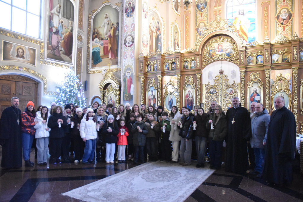 Різдвяна іграшка своїми руками: майстер-клас у Кафедральному Соборі Преображення Господнього