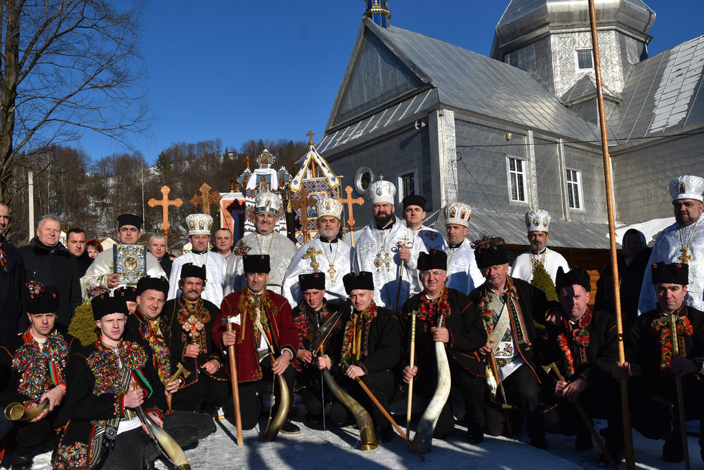 Торжественне Архієрейське богослужіння з нагоди престольного свята та 130-ліття Святині села Річка