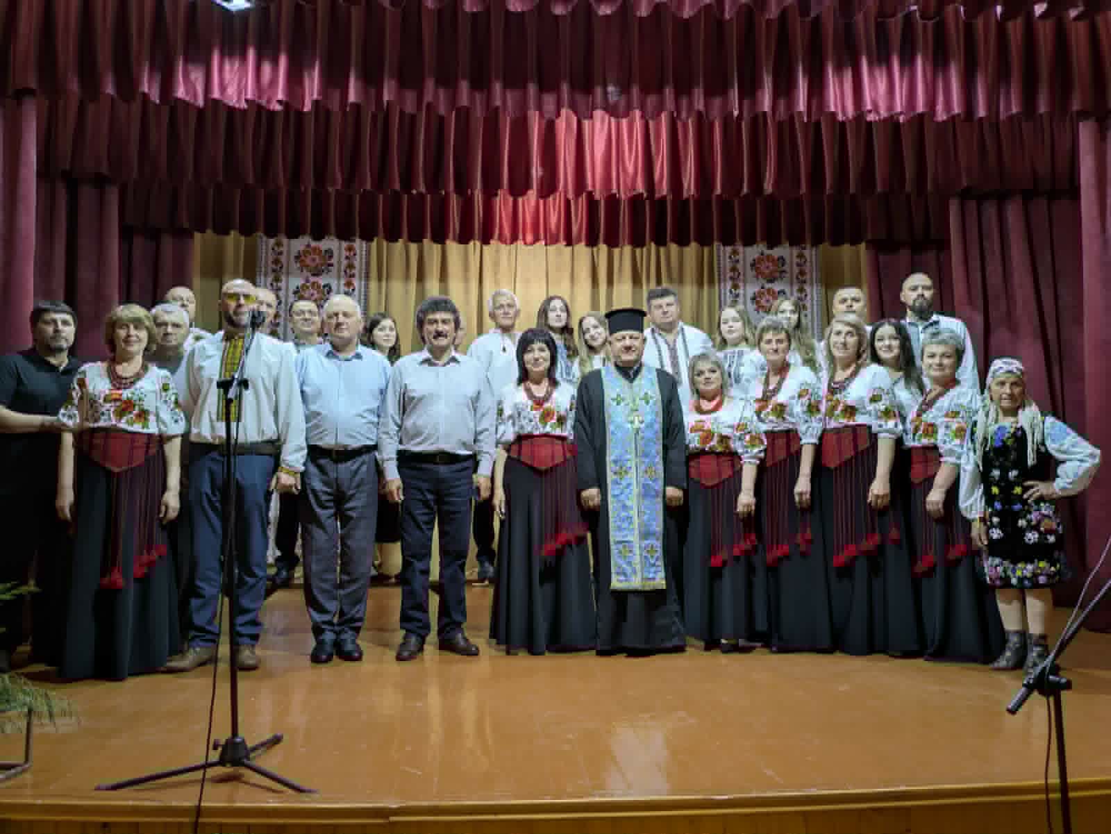 Благодійний творчий концерт “Плечем до плеча” в селі Олієво-Королівка