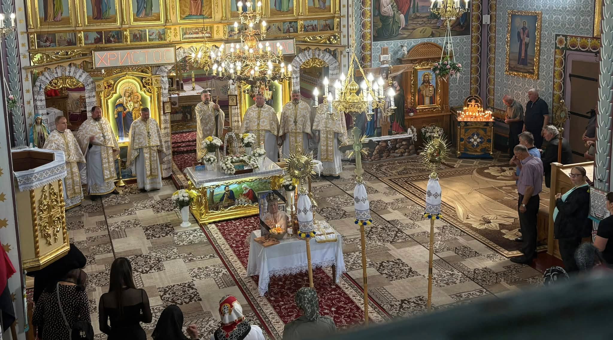Заупокійне богослужіння за спочилим митр. прот. Василем Кіндратюком у першу річницю від дня його упокоєння