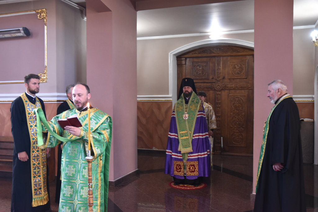 Архієпископ Юліан очолив урочисту Всеношну напередодні величного свята Святої Тройці